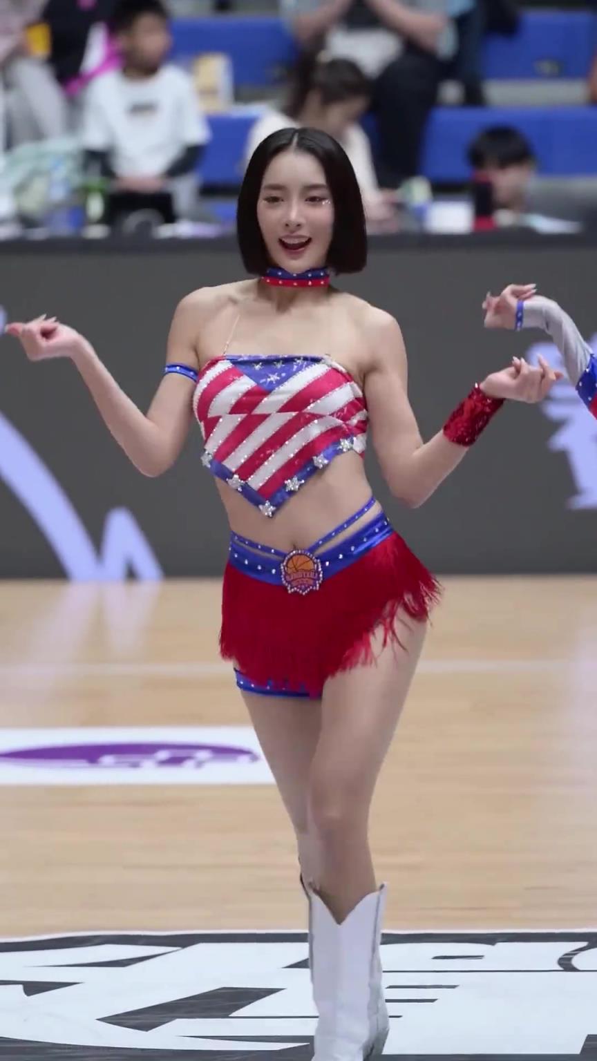 太離譜了 ！幾乎是完美女人！